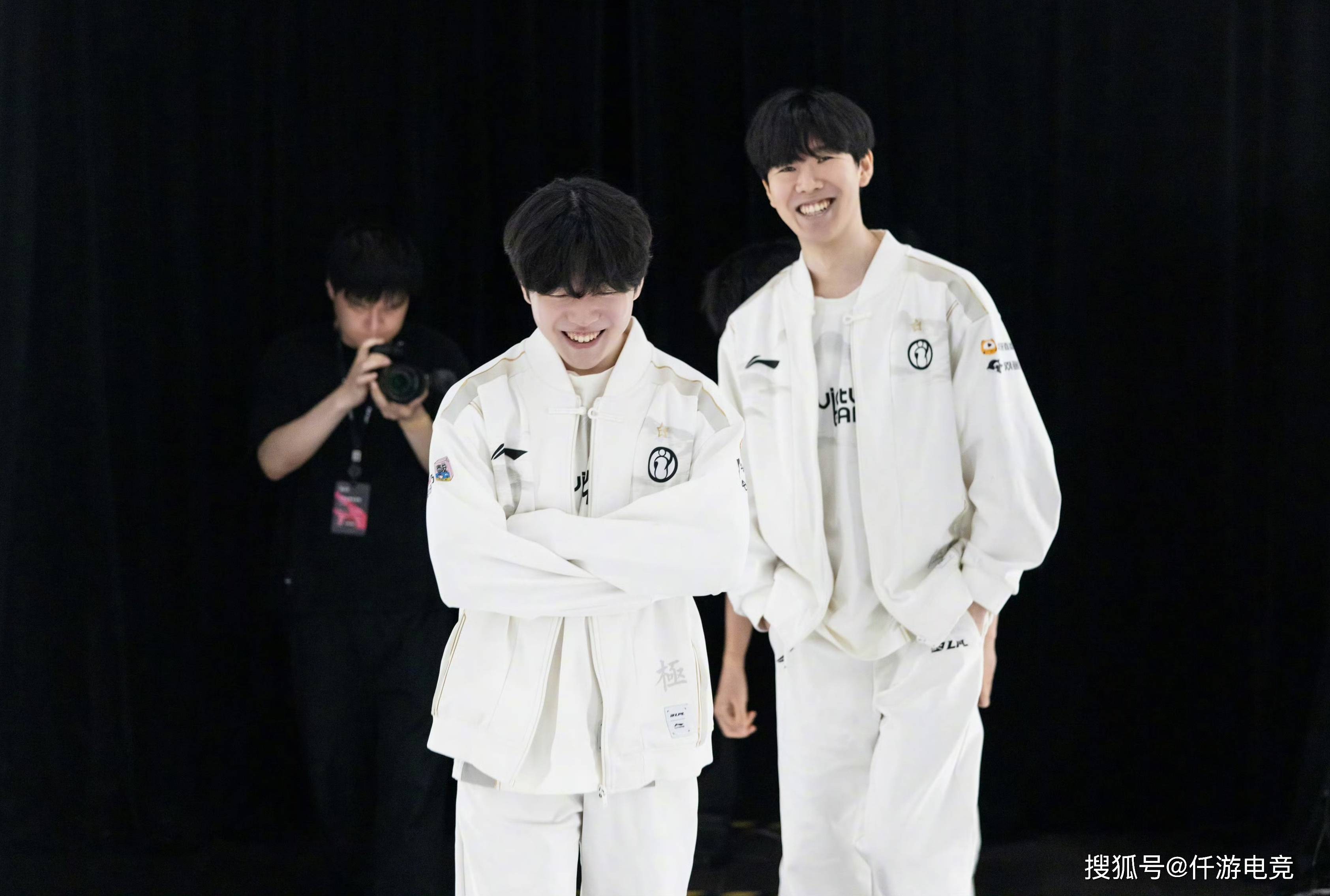 也让其他角 也让其他角