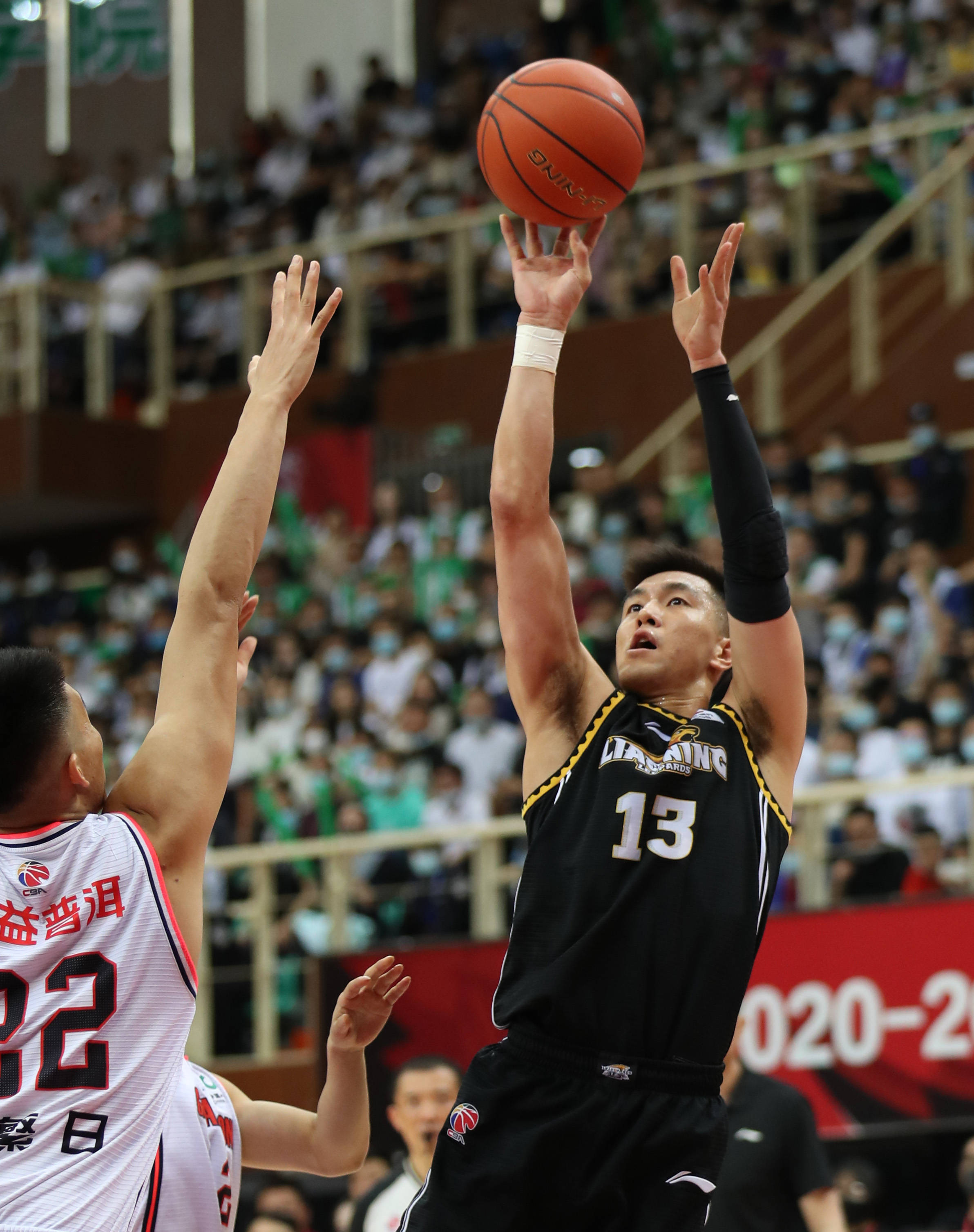 维持球迷热 维持球迷热