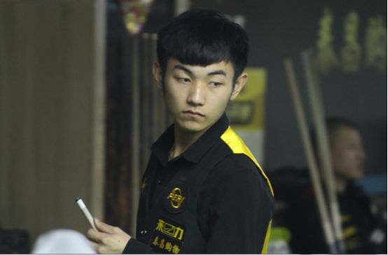 甲比赛中 甲比赛中