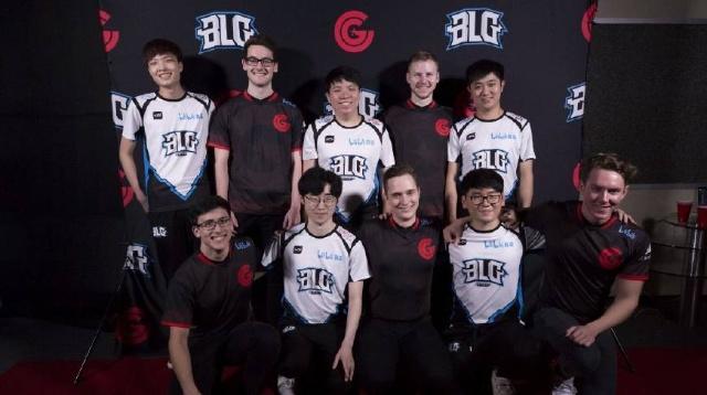 些曾经在相 些曾经在相