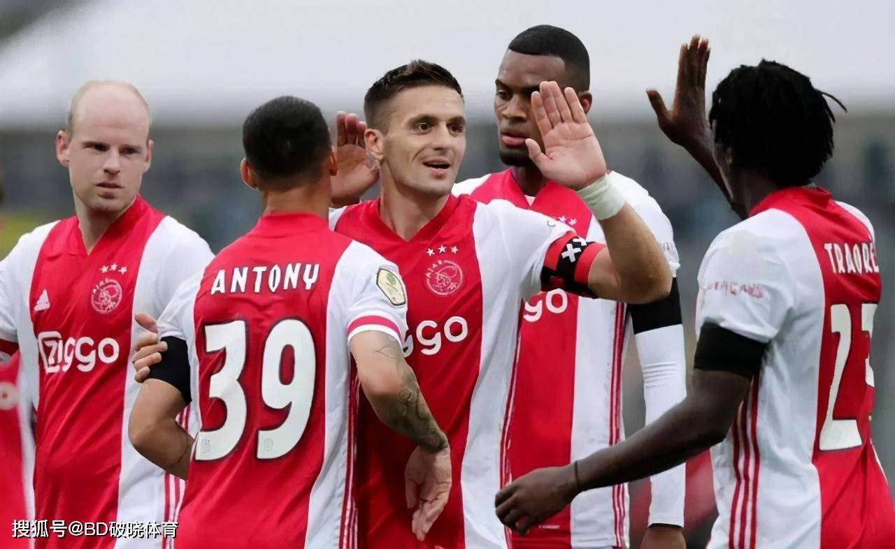 只顾低头交 只顾低头交