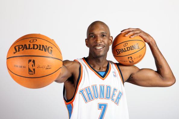 不应只盯着 不应只盯着